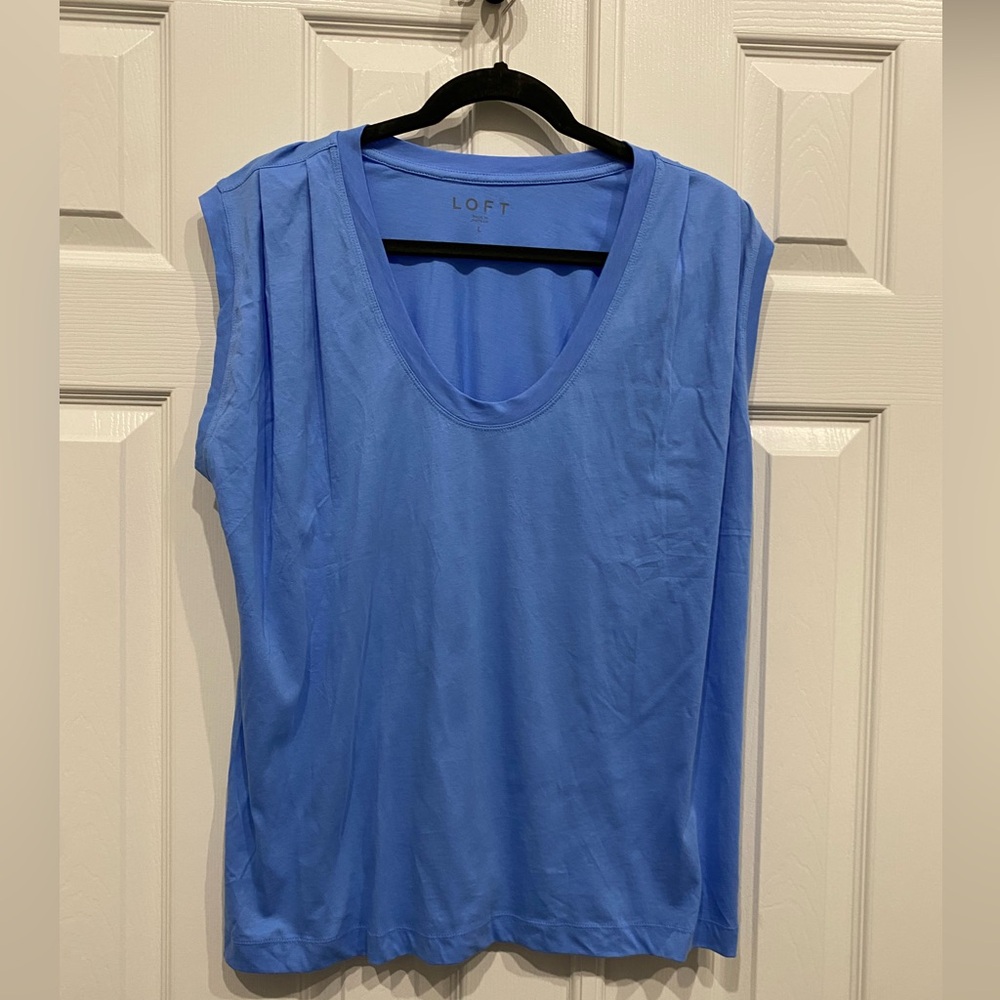 New! Womens Loft Pleated Muscle Tee size large periwinkle blue